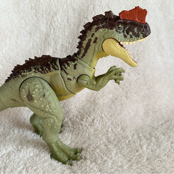 Jurassic World: Dominion Massive Action Yangchuanosaurus Figure Dinosaur Toy - Picture 6 of 7